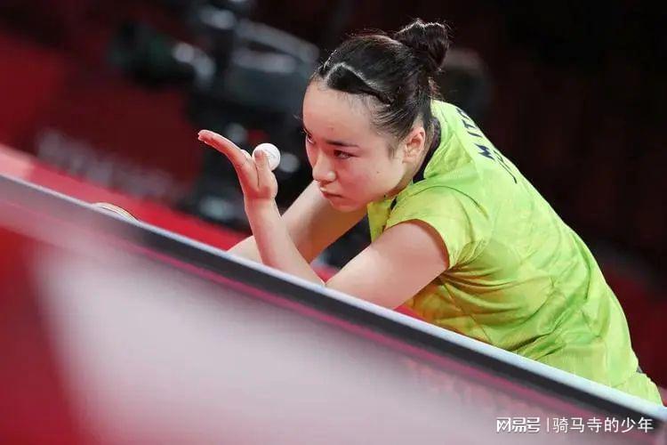 他立刻转身 他立刻转身